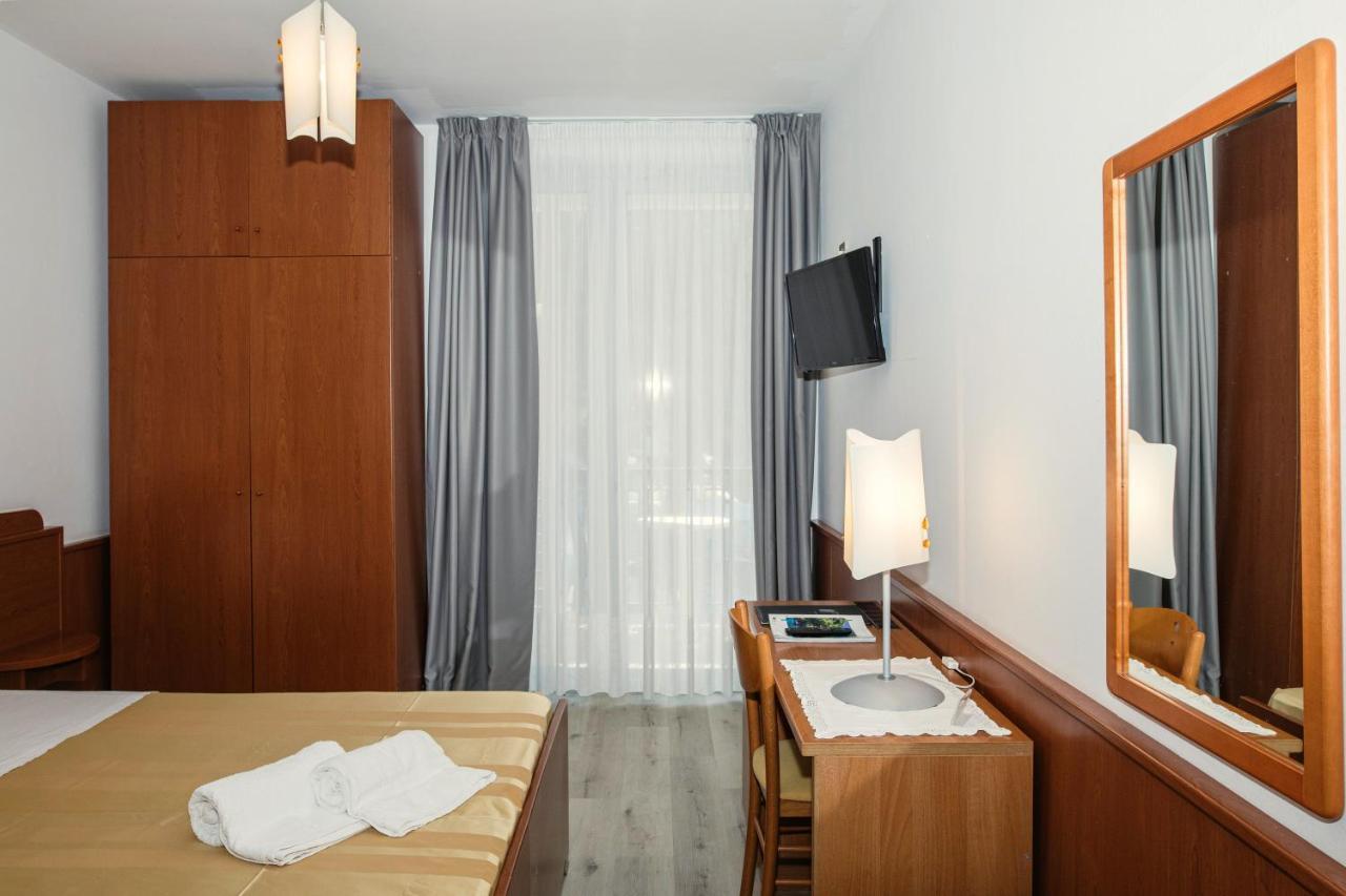 Hotel Leonardo Da Vinci Wellness Spa Μπιμπιόνε Εξωτερικό φωτογραφία