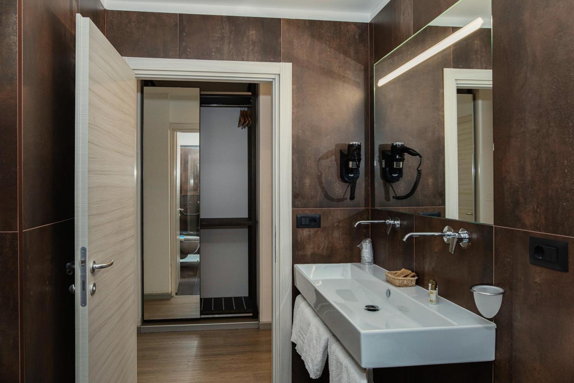 Hotel Leonardo Da Vinci Wellness Spa Μπιμπιόνε Εξωτερικό φωτογραφία
